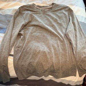 Men's gray/green lululemon longsleeve